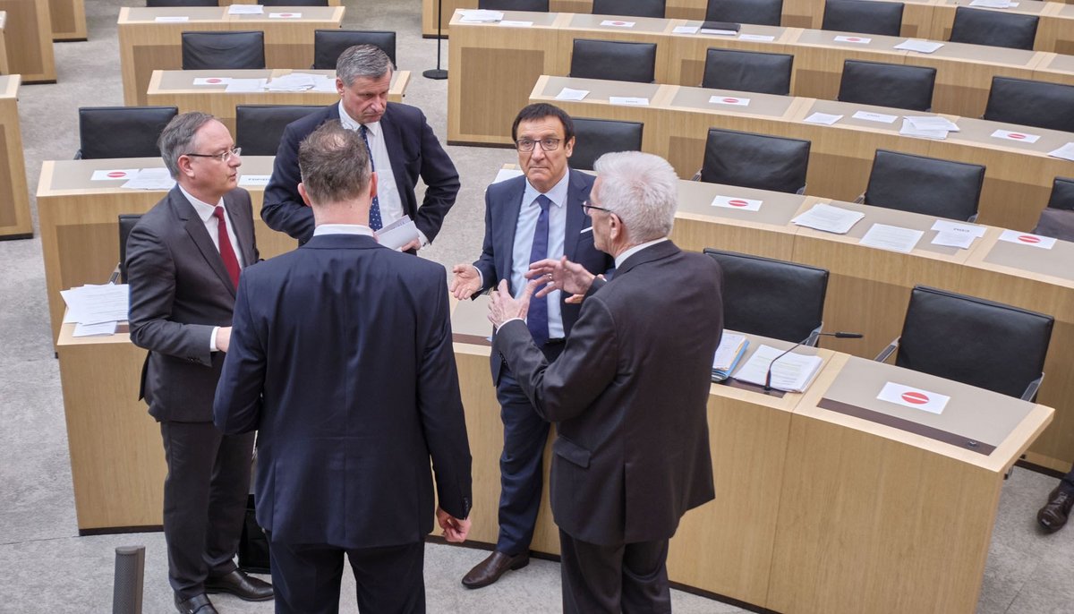 Vier Landtagsfraktionsvorsitzende und ein Kretschmann – Männerüberhang, hundertprozentig. Fotos: Joachim E. Röttgers