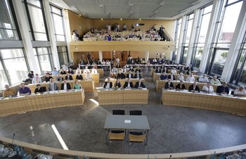 Entscheidungsgremium ohne Detailwissen: Neu konstituierter Stuttgarter Gemeinderat. Foto: LHS