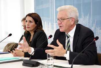 Kretschmann und Öney nach dem Flüchtlingsgipfel im Oktober 2014. Foto: Staatsministerium
