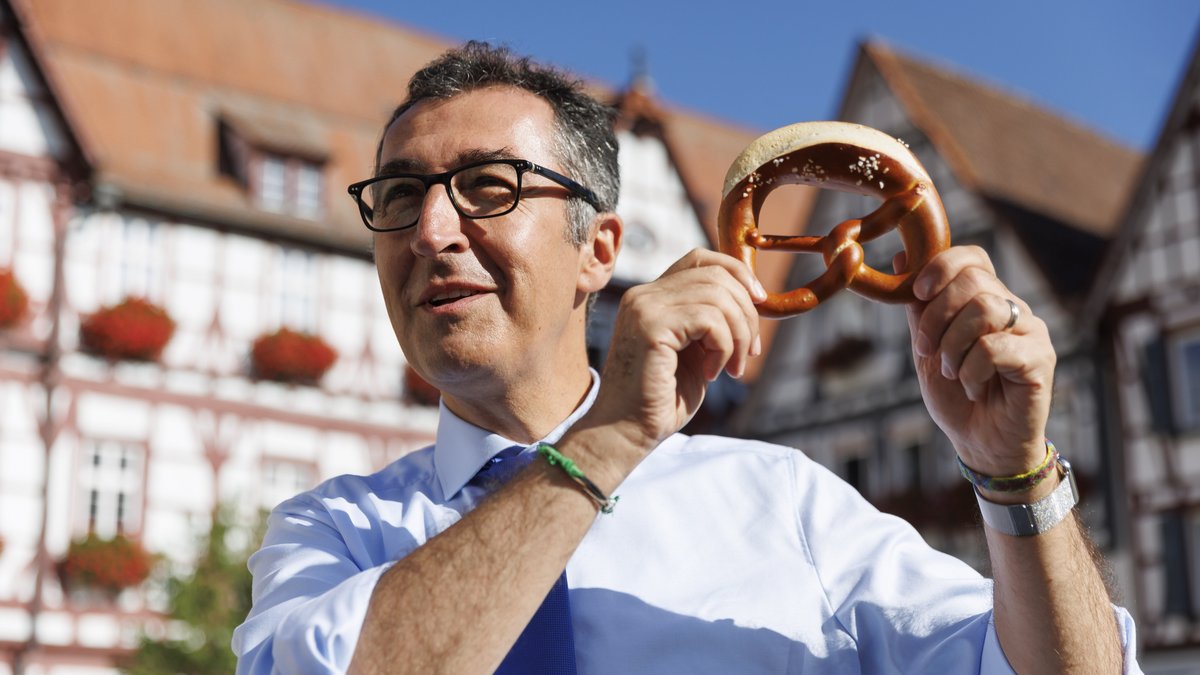 Die schwäbische Betulichkeit von Grünen-Spitzenkandidat Cem Özdemir geht manchen auf die Brezel. Foto: BMLEH/Julian Rettig/Photothek  