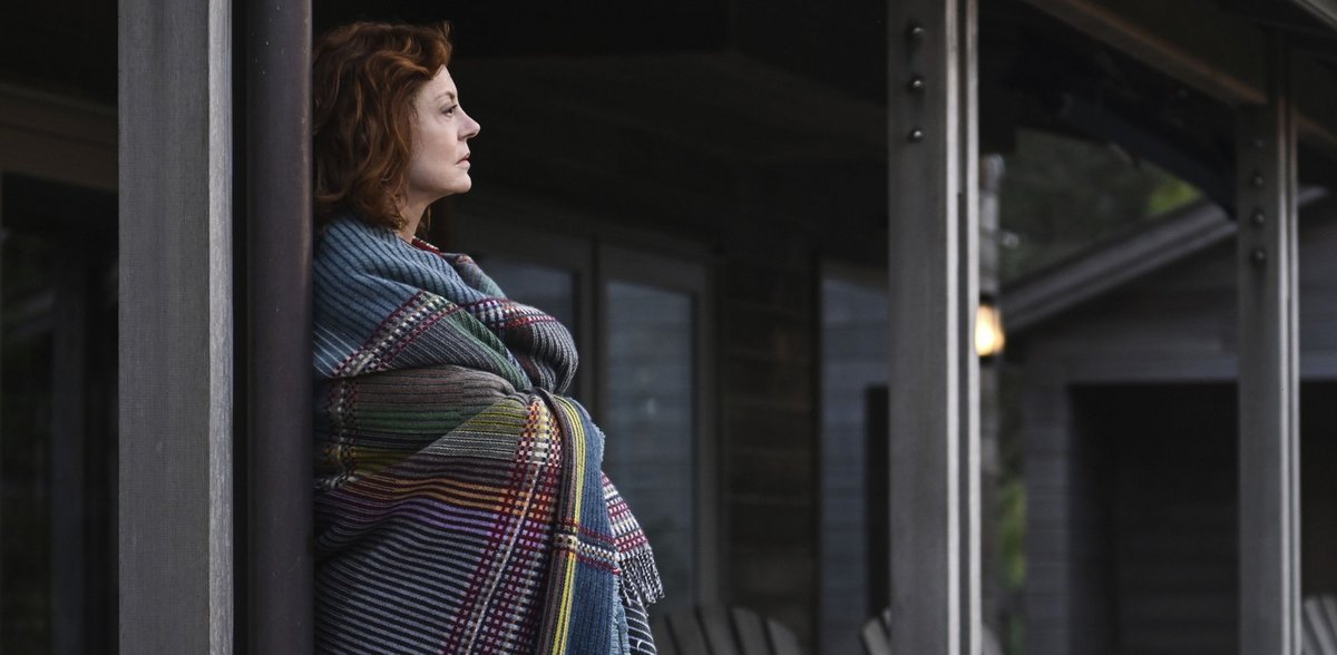 Tür zu! Lily (Susan Sarandon) hat eine schwere Entscheidung getroffen. Filmausschnitte: Leonine Kino Tür zu! Lily (Susan Sarandon) hat eine schwere Entscheidung getroffen. Filmausschnitte: Leonine Kino