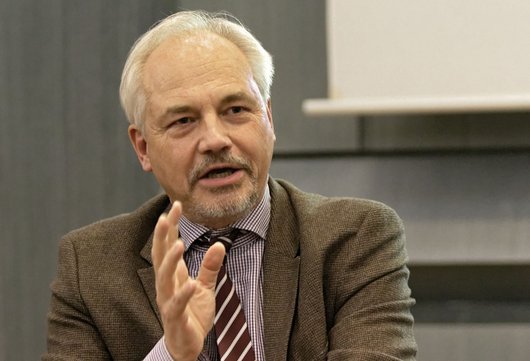 Peer-Michael Dick vom Arbeitgeberverband UBW: "Traut euch, die Beschäftigten in die Pflicht zu nehmen!" Peer-Michael Dick vom Arbeitgeberverband UBW: "Traut euch, die Beschäftigten in die Pflicht zu nehmen!"