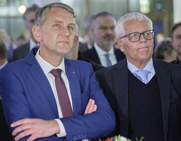 Björn Höcke mit Parteifreund Emil Sänze beim Neujahrsempfang in Stuttgart.