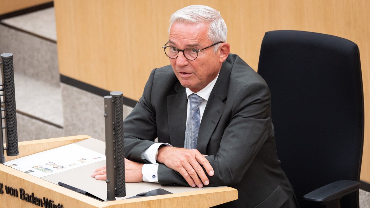 Im Zeugenstand konnte oder wollte sich Innenminister Strobl an vieles nicht erinnern. Fotos: Julian Rettig