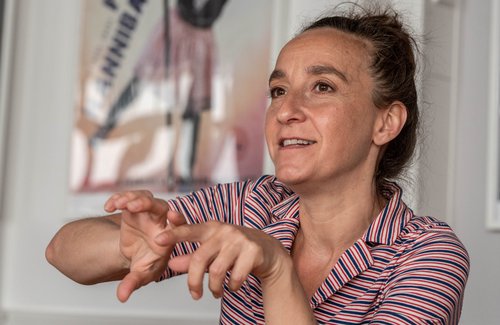 Fünf Premieren sind zu viel? Nicht unbedingt, meint Elif Veyisoglu.