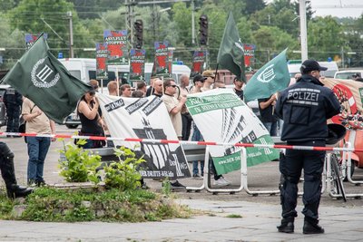 Erst vor Kurzem ist der III. Weg martialisch in Plauen aufmarschiert. Hier in Göppingen 2016. Foto: Jens Volle