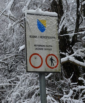 Hier endet Bosnien-Herzegowina, Kroatien beginnt in wenigen Metern. Foto: Lena Reiner Hier endet Bosnien-Herzegowina, Kroatien beginnt in wenigen Metern. Foto: Lena Reiner