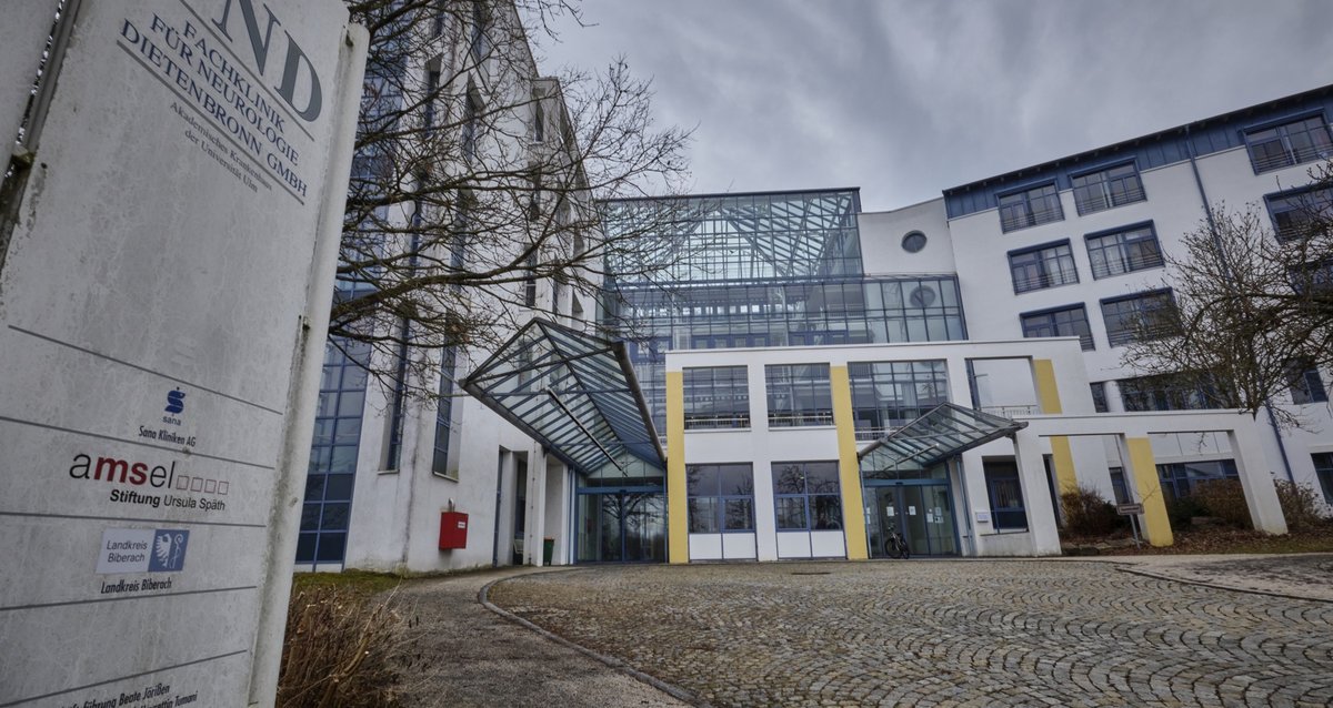 Die Klinik wurde Ende 2021 geschlossen und aktuell als Unterkunft für Geflüchtete wiederbelebt. 