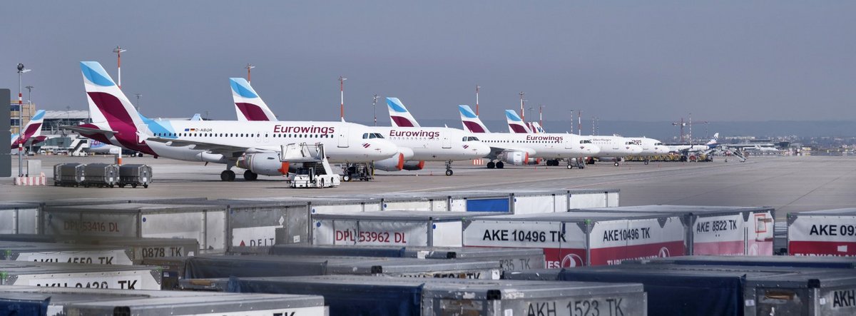 Coronabedingt blieben die Ferienflieger am Boden – und Fluggäste erstmal auf ihren Kosten sitzen. Fotos: Joachim E. Röttgers