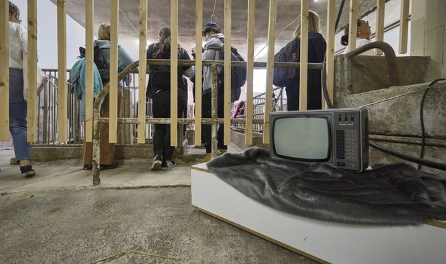 "Kamin-TV" von Alexander Steig. Auch dieses Werk soll Obdachlosen zugute kommen. "Kamin-TV" von Alexander Steig. Auch dieses Werk soll Obdachlosen zugute kommen.