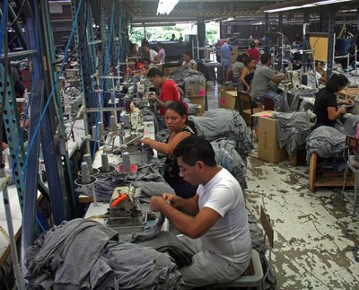 T-Shirt-Fabrik in El Salvador.