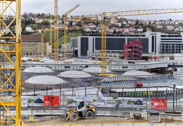 Stuttgart 21 ist sowas von fertig, wie dieses Baustellen-, äh Bahnknotenbild aus dem Jahr 2023 belegt. Foto: Joachim E. Röttgers Stuttgart 21 ist sowas von fertig, wie dieses Baustellen-, äh Bahnknotenbild aus dem Jahr 2023 belegt. Foto: Joachim E. Röttgers