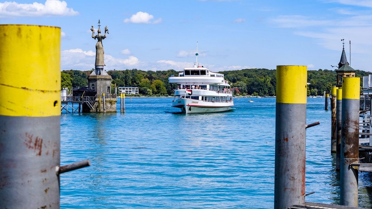 Blaupause für den Bodensee: Verkehrsminister Winfried Hermann will Schiffe dort weg vom Diesel und klimaneutral haben. Foto: Joachim E. Röttgers