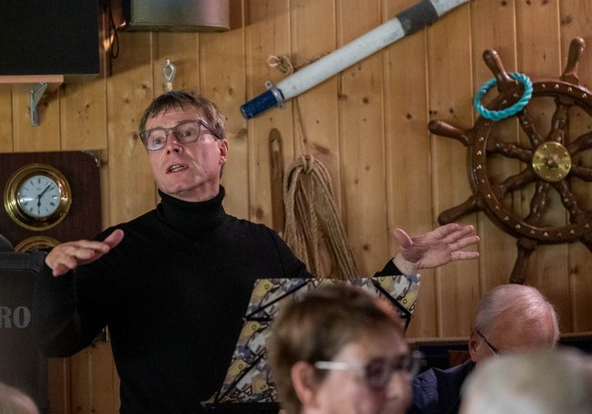 Matthias Gronemeyer präsentierte seine "Philosophie der Flüsse". Matthias Gronemeyer präsentierte seine "Philosophie der Flüsse".