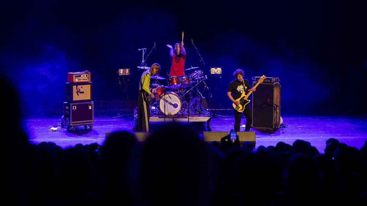 Die Nerven 2024 in der Stuttgarter Staatsoper. Foto: Julian Rettig Die Nerven 2024 in der Stuttgarter Staatsoper. Foto: Julian Rettig
