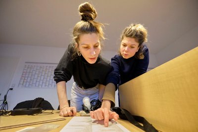 Die Gebrauchsanweisung liefert das Stück mit.