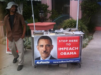 Hier können Sie Obama anklagen: Stand der LaRouche-Bewegung. Foto: 