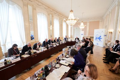 Das Expertenforum tagt im Neuen Schloss. Foto: Steffen Schmid