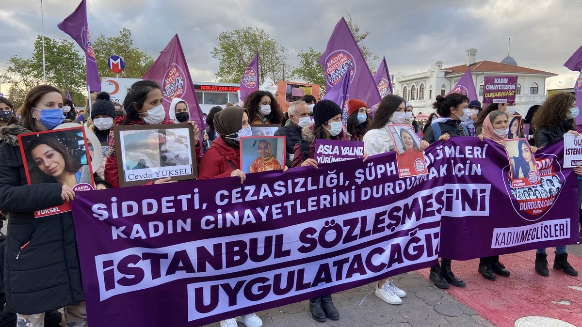 2020 forderten Türkinnen noch, die unterzeichnete Istanbul-Konvention auch endlich anzuwenden. Foto: Hilmi Hacaloğlu, Public Domain, <a href="https://commons.wikimedia.org/w/index.php?curid=99184413">Link</a> 2020 forderten Türkinnen noch, die unterzeichnete Istanbul-Konvention auch endlich anzuwenden. Foto: Hilmi Hacaloğlu, Public Domain, <a href="https://commons.wikimedia.org/w/index.php?curid=99184413">Link</a>