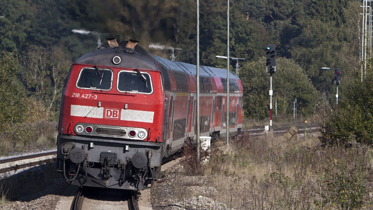 Die Südbahn bleibt in Schieflage, auch wenn der Dieselantrieb jetzt passé ist. Fotos: Joachim E. Röttgers