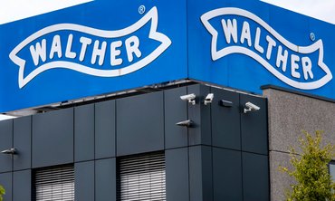 "Sieht aus wie eine Wurstfabrik", sagt Schmid. Dabei produziert Walther tödliche Kleinfeuerwaffen und stand immer wieder unter dem Verdacht, Pistolen illegal nach Mexiko und Kolumbien zu liefern. "Wie viele Menschen werden durch Walther-Pistolen getötet