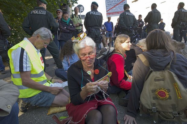 So friedlich ging's zu beim Blockadefrühstück, hier im Juli 2011. Foto: Joachim E. Röttgers