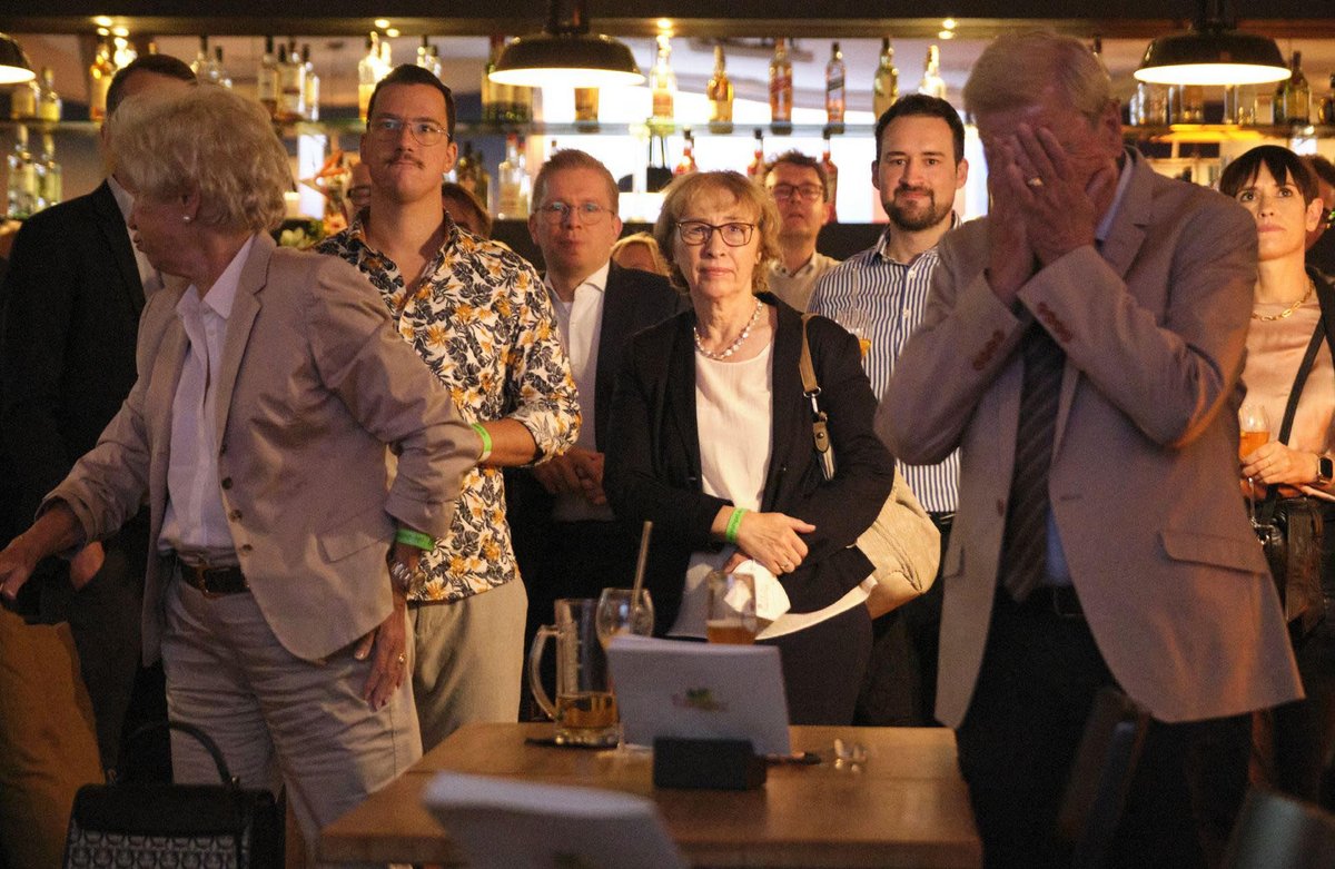 Herbe Enttäuschung auf der Stuttgarter Wahlparty der CDU zur Bundestagswahl im September.  Herbe Enttäuschung auf der Stuttgarter Wahlparty der CDU zur Bundestagswahl im September.
