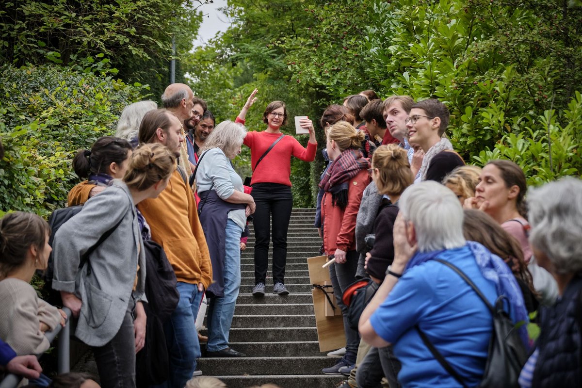 Christina Schmid liest auf der Viktor-Köchl-Staffel. Christina Schmid liest auf der Viktor-Köchl-Staffel.