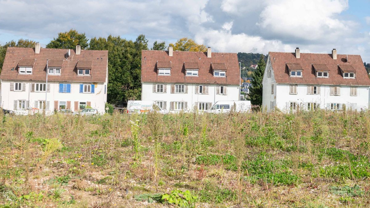 ... die direkt an die zum Abbruch bestimmten Häuser grenzt.