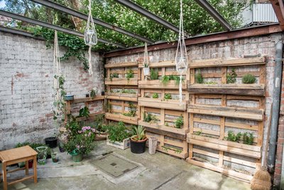 Klein und grün: Der Mitmach-Garten.  Klein und grün: Der Mitmach-Garten.
