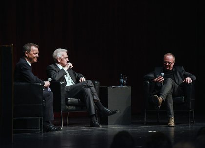 Bei den "Mannheimer Gespräche": Kosminski (rechts) mit Winfried Kretschmann (Mitte) und Christof Hettich. Foto: Christian Kleiner