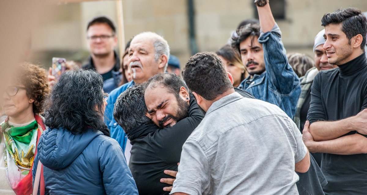 Auch Männer zeigten sich solidarisch.  Auch Männer zeigten sich solidarisch.