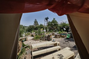 Inselgrün (links) und Stadtacker (rechts).