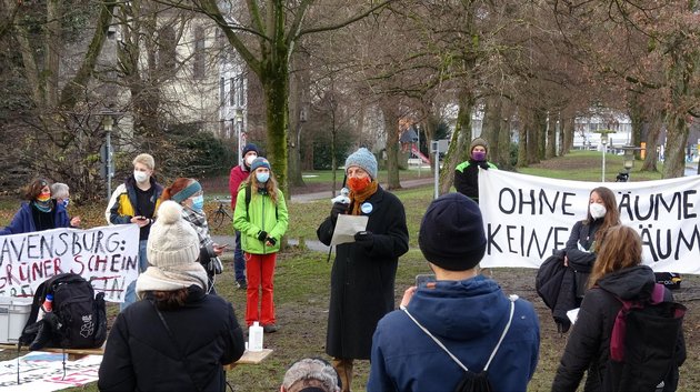 Pressekonferenz am Tag nach der Räumung, am Mikro: Wolfgang Ertel. Foto: Winfried Schneider