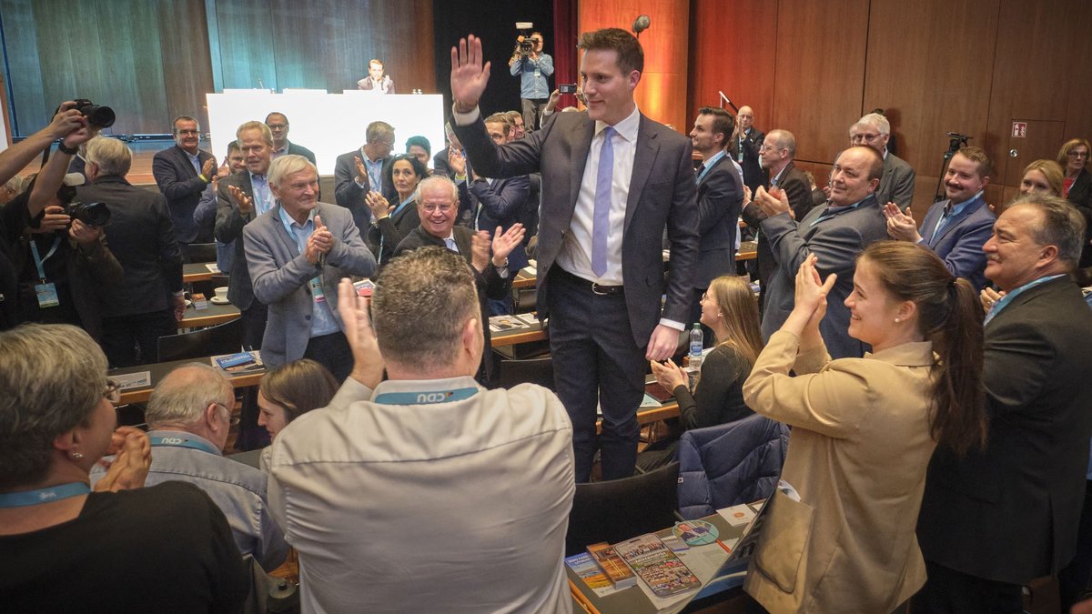 Lichtgestalt Manuel Hagel, mit 91,5 Prozent zum neuen CDU-Landesvorsitzenden gewählt. Fotos: Joachim E. Röttgers