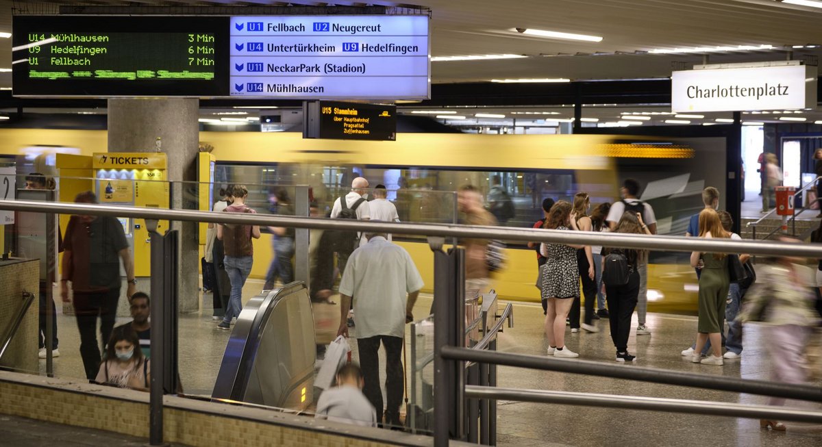 Am U-Bahn-Halt Charlottenplatz hat der Untergrund noch einen Untergrund. Fotos: Joachim E. Röttgers