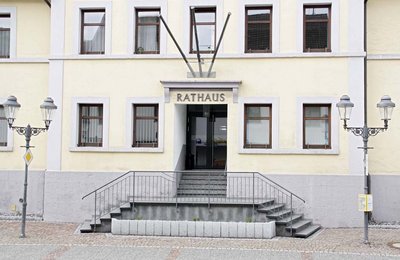 Das Kino ist wieder sauber. Das Rathaus auch. Fotos: Kontext