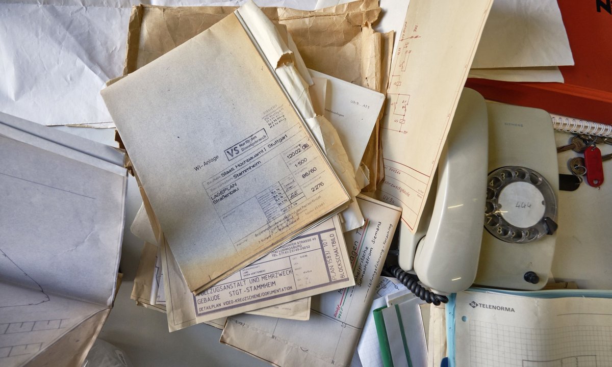 Wirkt wie aus der Zeit gefallen. Wirkt wie aus der Zeit gefallen.