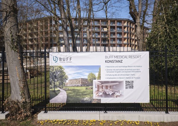 Der altehrwürdige Park wird erhalten, wirbt das Resort – aber nur für Reiche. Der altehrwürdige Park wird erhalten, wirbt das Resort – aber nur für Reiche.