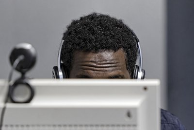 Jugendlicher in seiner natürlichen Umgebung. 