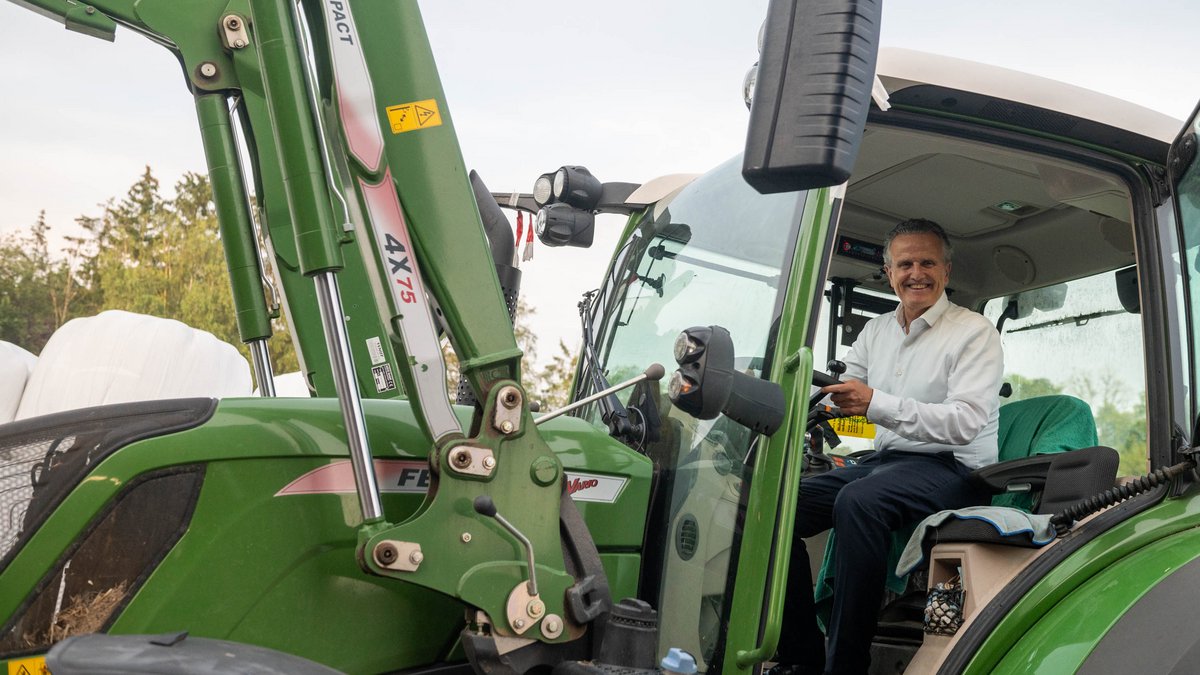"An mir ist ein Landwirt verloren gegangen", sagt der Stuttgarter Oberbürgermeister Frank Nopper. Foto: Jens Volle
