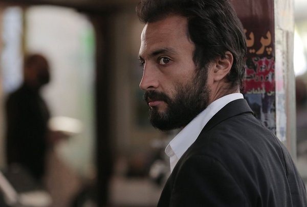 Soltanis Geschichte zieht Kreise, er verstrickt sich immer mehr.