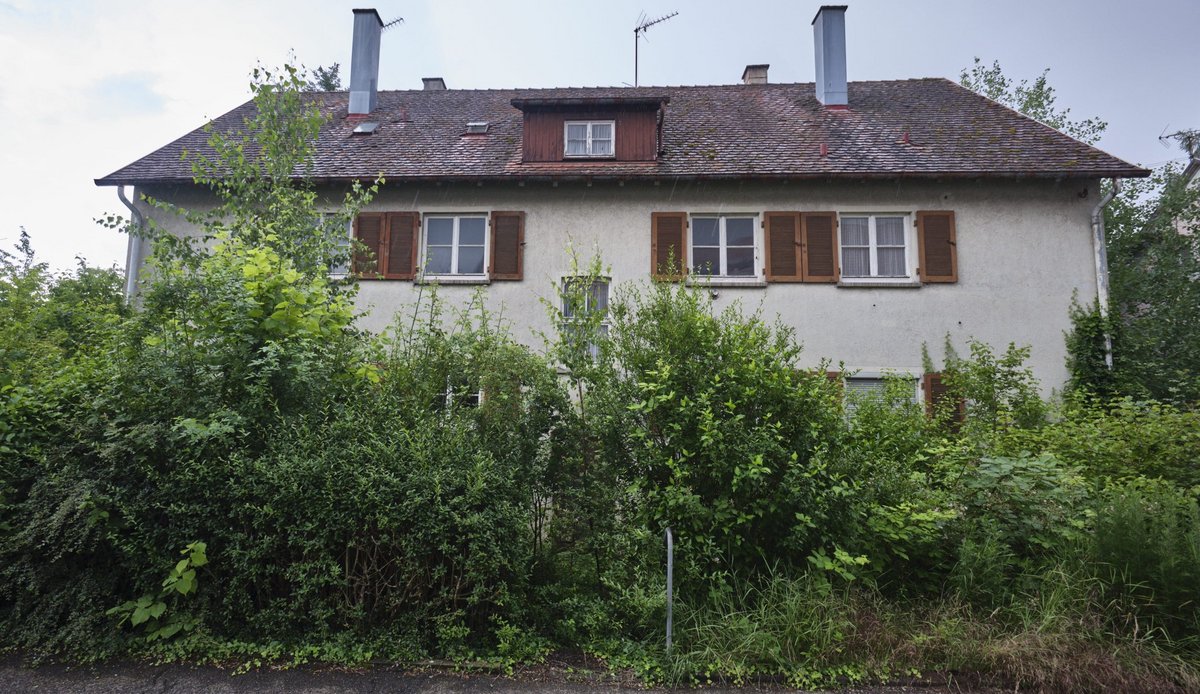 ... verrät das Geländer.  ... verrät das Geländer.