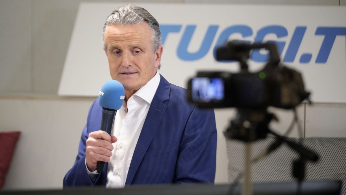 Irgendwie verloren: Frank Nopper bei einem Medienauftritt kurz nach seiner Wahl zum Stuttgarter OB. Foto: Joachim E. Röttgers Irgendwie verloren: Frank Nopper bei einem Medienauftritt kurz nach seiner Wahl zum Stuttgarter OB. Foto: Joachim E. Röttgers