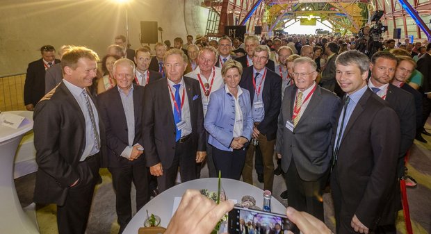 Juli 2018: Die DB feiert den Tunneldurchschlag zwischen Hauptbahnhof und Feuerbach mit (v.l. in Reihe eins) DB-Chef Richard Lutz, Stuttgarts OB Fritz Kuhn (Grüne), Staatssekretär Norbert Barthle, Landeswirtschaftsministerin Nicole Hoffmeister-Kraut, Erwin Teufel und Staatssekretär Steffen Bilger (alle CDU).