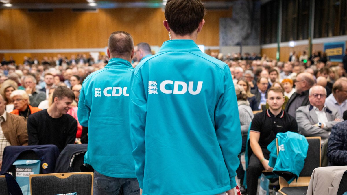Die meisten im Publikum: CDU-Mitglieder und -Wähler:innen.