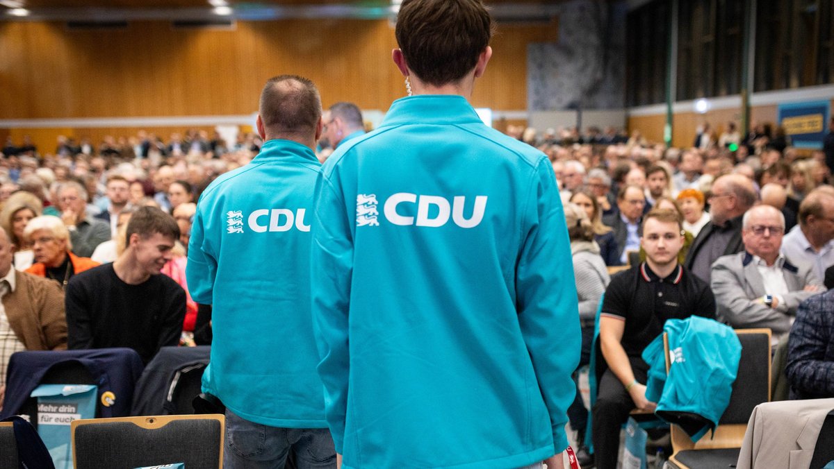 Die meisten im Publikum: CDU-Mitglieder und -Wähler:innen.