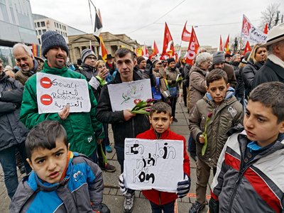 Schweigen befördert Angst und behindert die rationale, konstruktive Auseinandersetzung.