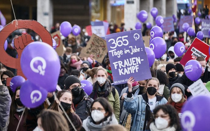 4.000 Menschen sollen sich laut dem "Aktionsbündnis 8. März" an der Demo beteiligt haben. 