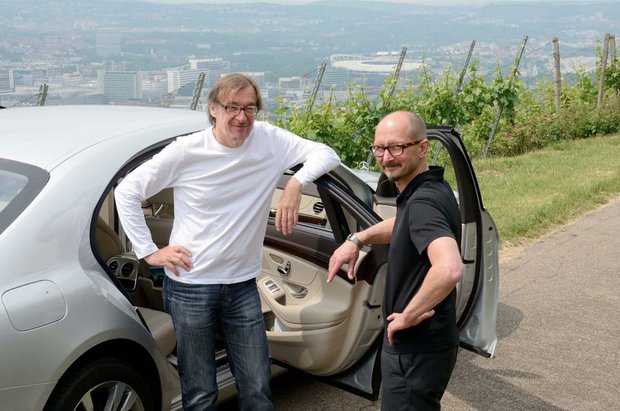 Boxenstop mit der Luxuskarosse im Weinberg. Foto: Ingo Lazi